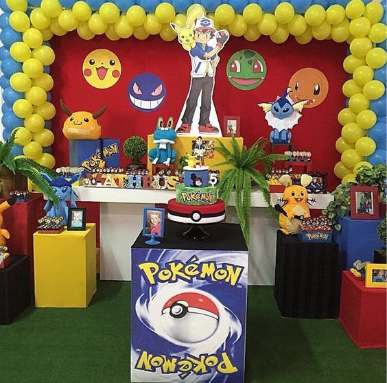 Mesa principal para fiesta de Pokemón