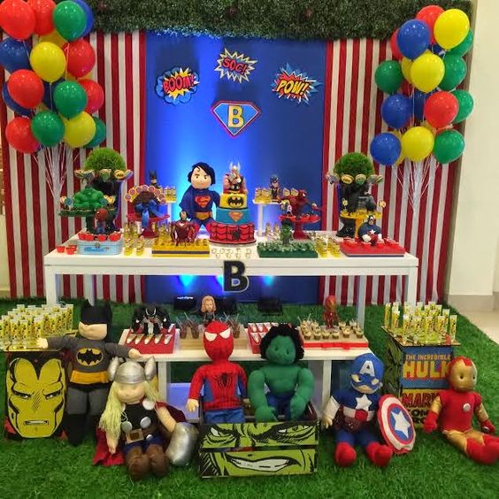  Fiesta de superhéroes para niños -