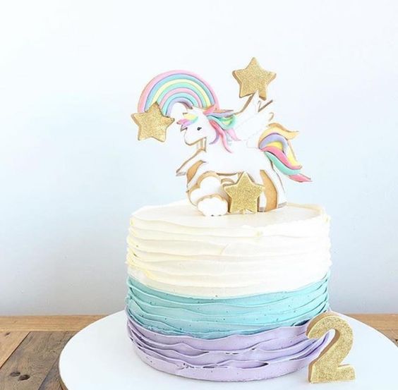 pastel pequeño para fiesta de unicornio