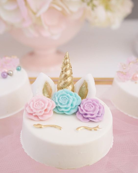 pastel de fondant de unicornio para niña