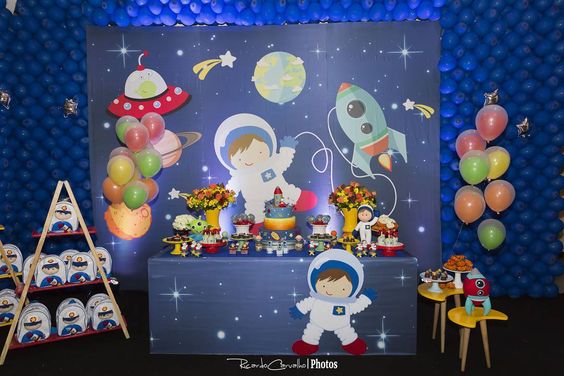 Piñata Bluey  Temas para fiestas, Temas para fiestas infantiles, Hacer  invitaciones de cumpleaños