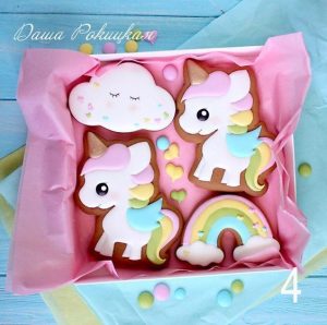 bocadilllos y galletas para mesa de postres fiesta unicornio (11)
