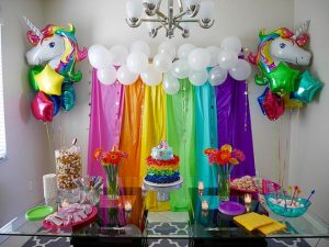 decoracion con globos mesa principal fiesta unicornio (6)