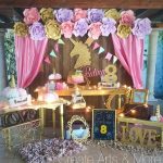decoracion de mesa principal fiesta de unicornio (10)