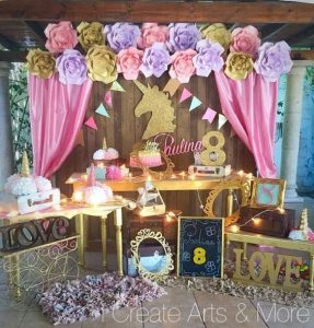 decoracion de mesa principal fiesta de unicornio (10)
