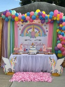 decoracion de mesa principal fiesta de unicornio (6)