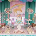 decoracion de mesa principal fiesta de unicornio (9)