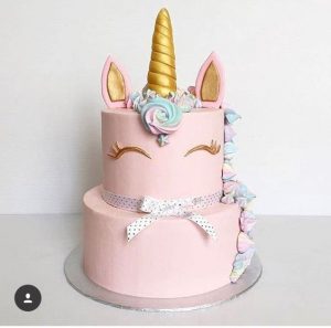 pastel de 2 pisos para fiesta infantil de unicornio (6)