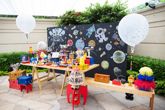 Decoración de astronautas para fiestas infantiles
