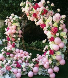 arcos para bodas con flores y globos