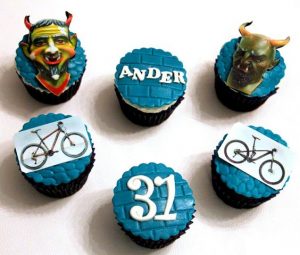 cupcakes de cumpleaños para hombres